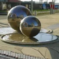 Фонтан из 2 стальных шаров (518906) ∅ 1 и ∅ 1,5 м. Дзержинск